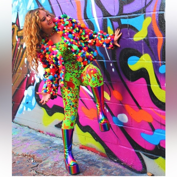 I am the queen of eccentric fashion! 👩‍🎤👨‍🎤 - Picture 2 of 12